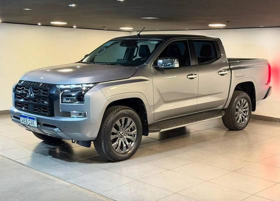 MITSUBISHI TRITON 2.4 BITURBO DIESEL CD HPE-S 4X4 AUTOMÁTICO